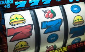 Studio kasino langsung Pretty Gaming dengan dealer profesional dan kamera multi-sudut